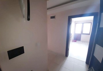 BEYLİKDÜZÜ KAVAKLI YEŞİLYURT CADDESİNDE 2+1 90 M2 SATILIK DAİRE