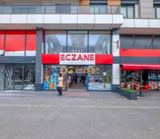 BEYLİKDÜZÜ DEVLET HASTANE CEPHELİ ECZANE KİRACILI SATILIK DÜKKAN
