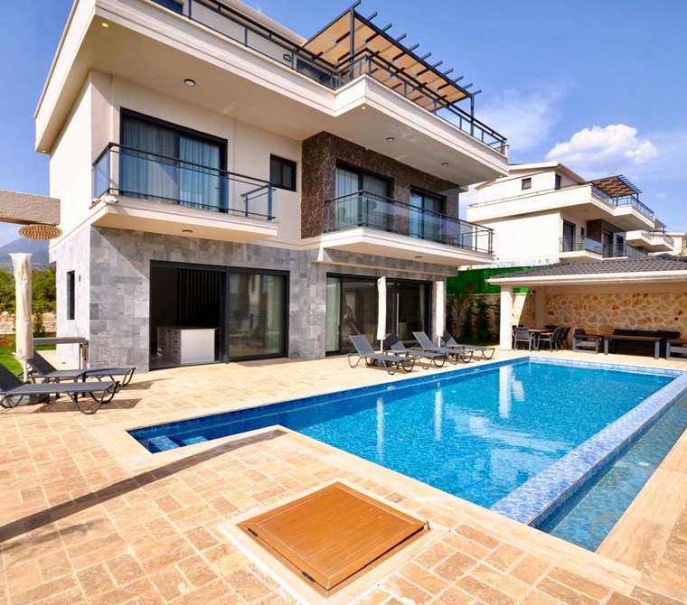 Kaş Kalkanda Eşsiz Deniz Manzaralı Modern Villa