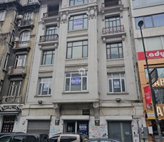 BANKADAN ŞİŞLİ'DE SATILIK CADDE ÜSTÜ BİNA