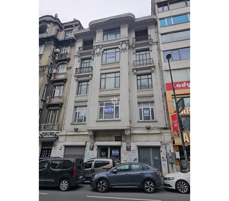 BANKADAN ŞİŞLİ'DE SATILIK CADDE ÜSTÜ BİNA