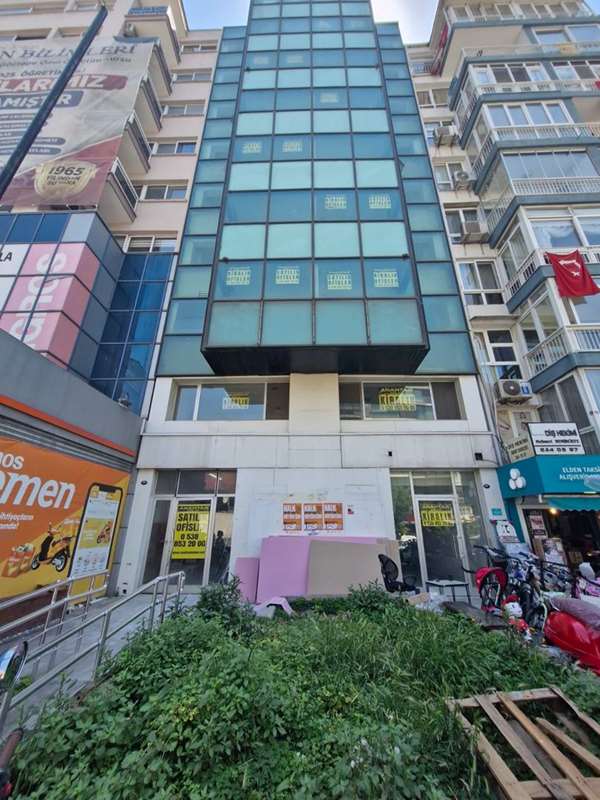 İNÖNÜ CADDESİ NOKTA DURAĞINDA TOPLAM 460 M2 MAĞAZA