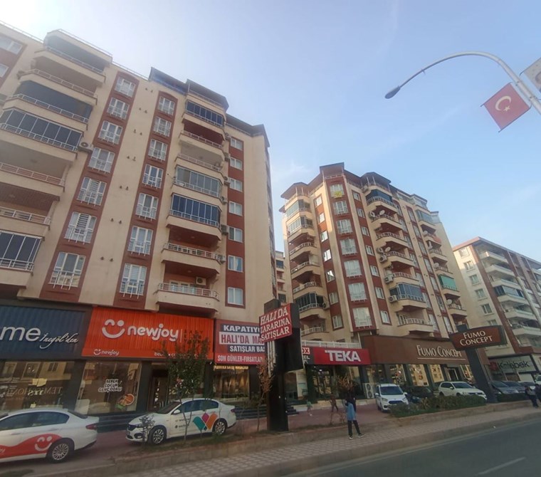 EMLAK 72'DEN ESENKENT SİTESİNDE SATILIK 5+1 DUBLEKS DAİRE