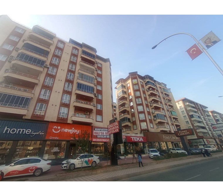 EMLAK 72'DEN ESENKENT SİTESİNDE SATILIK 5+1 DUBLEKS DAİRE