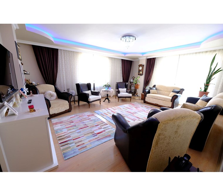DAĞISTAN GAYRIMENKÜL'DEN KÜÇÜKÇEKMECE CUMHURİYET MAH. 3+1 151M2