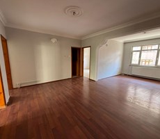 İZMİT ÜÇYOLDA MERKEZİ KONUMDA ARA KAT 3+1 140 m² KİRALIK DAİRE