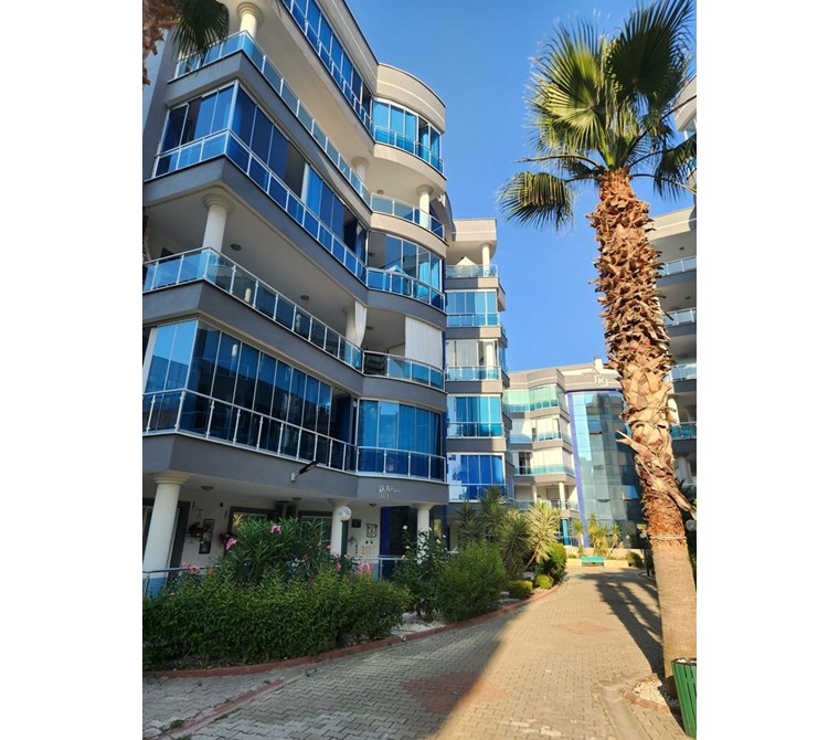 EGE MAHALLESİ GENİŞ & FERAH HAVUZ MANZARALI DAİRE