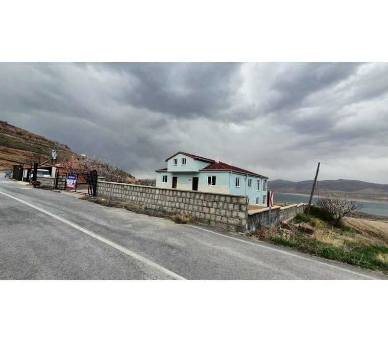 AKDAMAR - Çevrilde Baraj Manzaralı Satılık İkiz Villa !