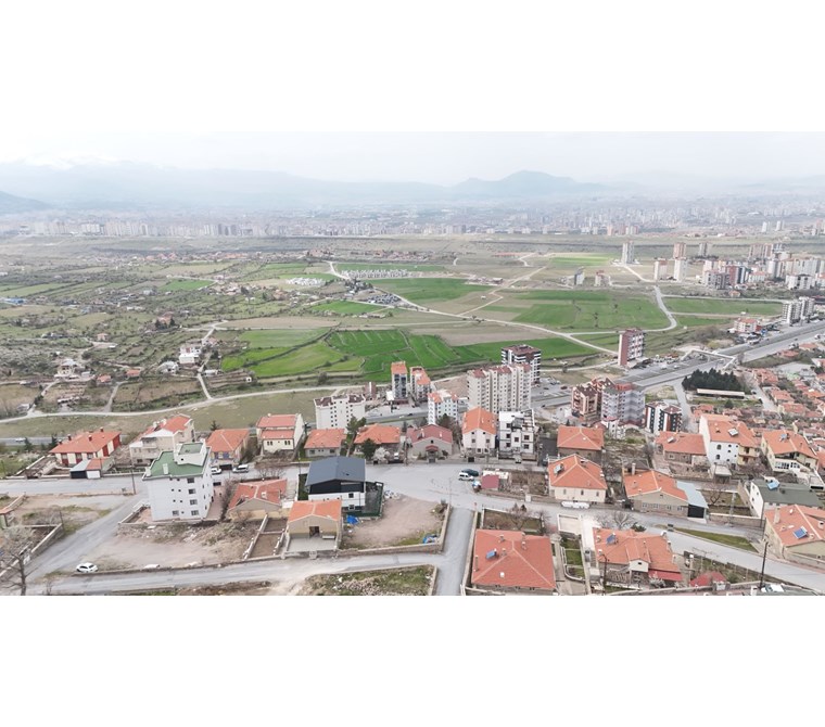 AKDAMAR - Mimarsinan Mh. 3 Tarafı Yola Cephe VİLLA ARSASI