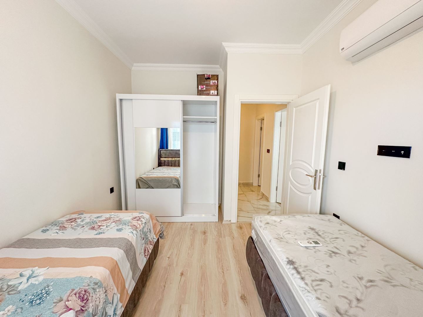 ALANYA MAHMUTLAR’DA DENİZE 600 M LÜKS EŞYALI 2+1 DAİRE