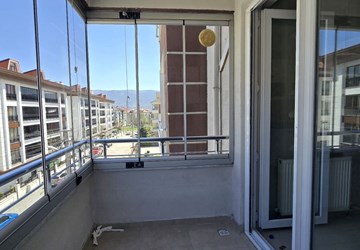 BORAZANLAR MAHALLESİN'DE GENİŞ 3+1 SATILIK DAİRE ALTIN EMLAK'TAN