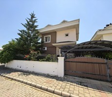 Fethiye Merkezde Satılık Eşyalı Müstakil Köşe Triplex Villa
