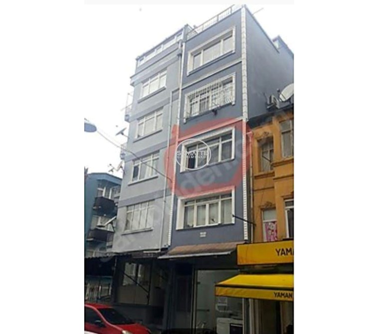 BEYOĞLU'NDA SATILIK 1,5+1 FIRSAT DAİRE