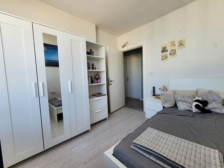 ESRA AKKAYADAN SOSYAL DONATILI SİTEİÇERİSİNDE 3+1 SATILIK DAİRE