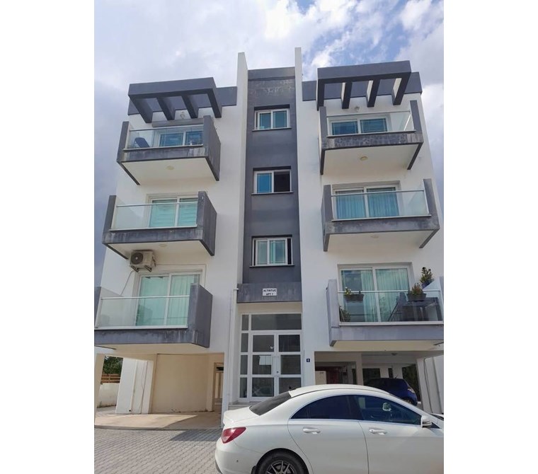 LEFKOŞA GÖNYELİ DÜRÜMCÜBABA ARKASINDA SATILIK TÜRK MALI 145M2 DEN 3.KAT 3+1 DAİRE £130.000