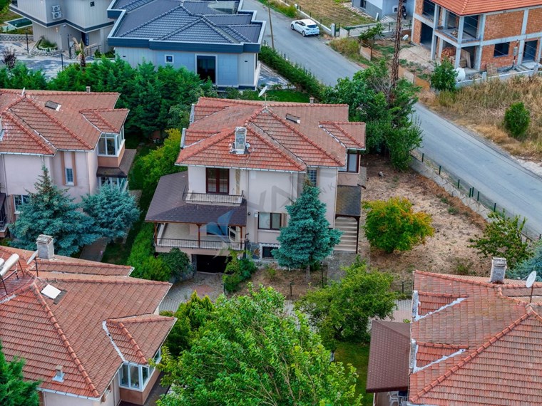 Tekirdağ Süleymanpaşa'da NKÜ yakını Site İçinde Satılık Müstakil Villa