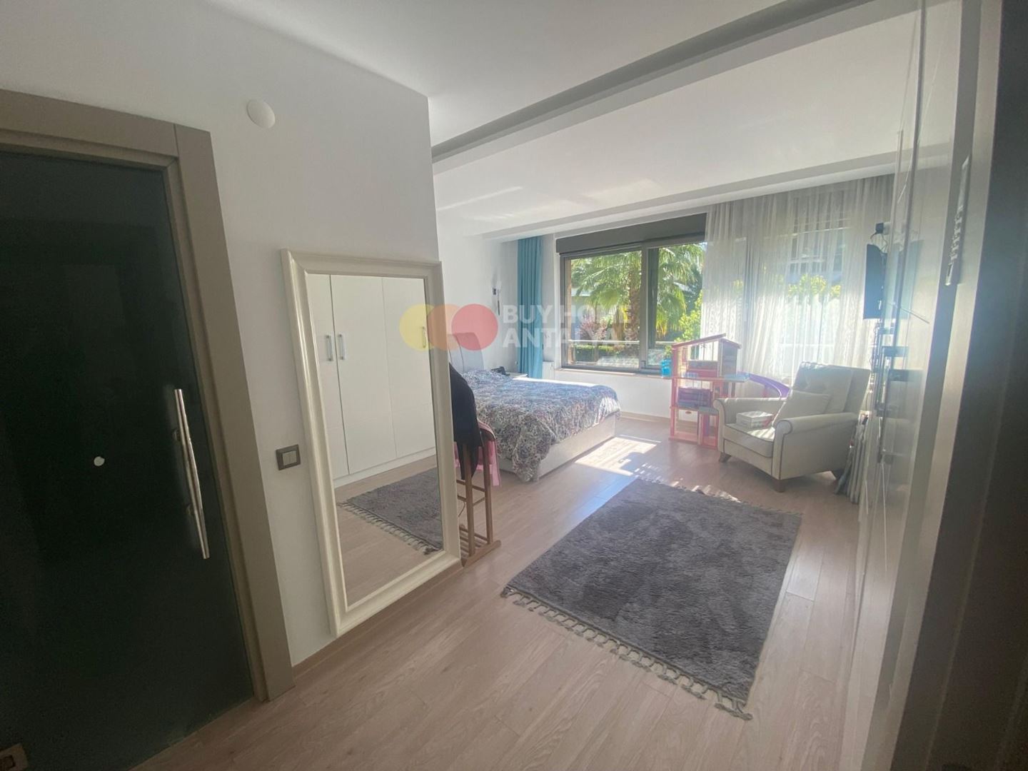 Property-photo