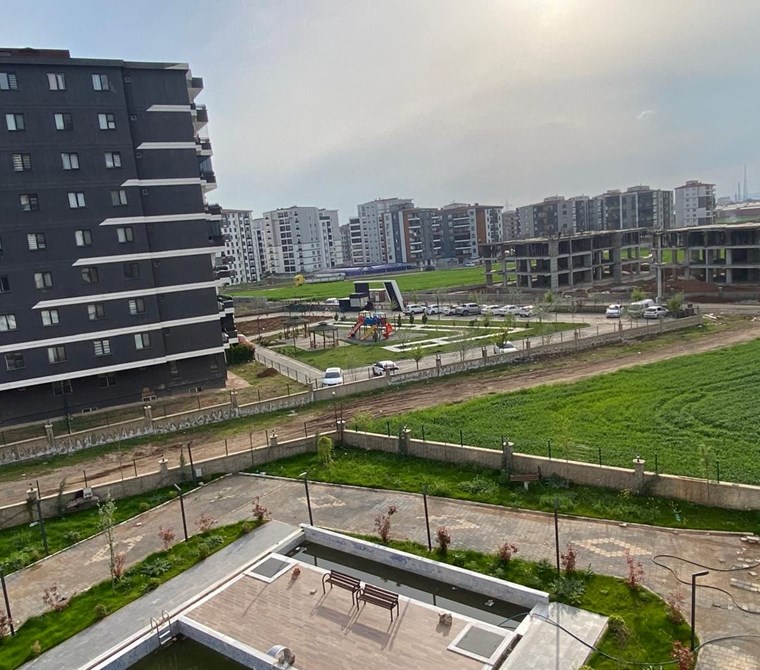 EMLAK 72'DEN SATILIK 2+1 (AMERİKAN MUTFAK) OTEL KONSEPTLİ LÜX DAİRE