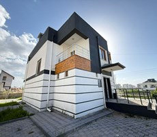 AKDAMAR - Gesi Mah. Tramvaya Yürüme Mesafesinde Lüks Villa