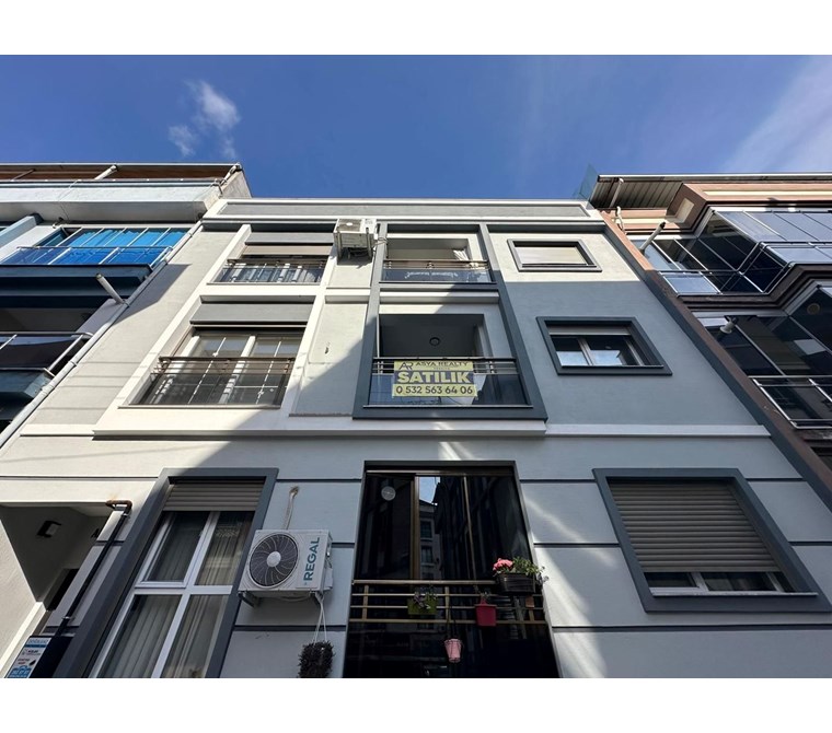 Karşıyaka Yeni Girne Yakını Kat Mülkiyetli Satılık 3+1 Daire