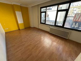 Selamiçeşme Bağdat Caddesi Ofise Uygun 4+1 Kiralık Ofis