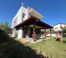 KUŞADASINDA TAM MÜSTAKİL SATILIK 3+1 VİLLA