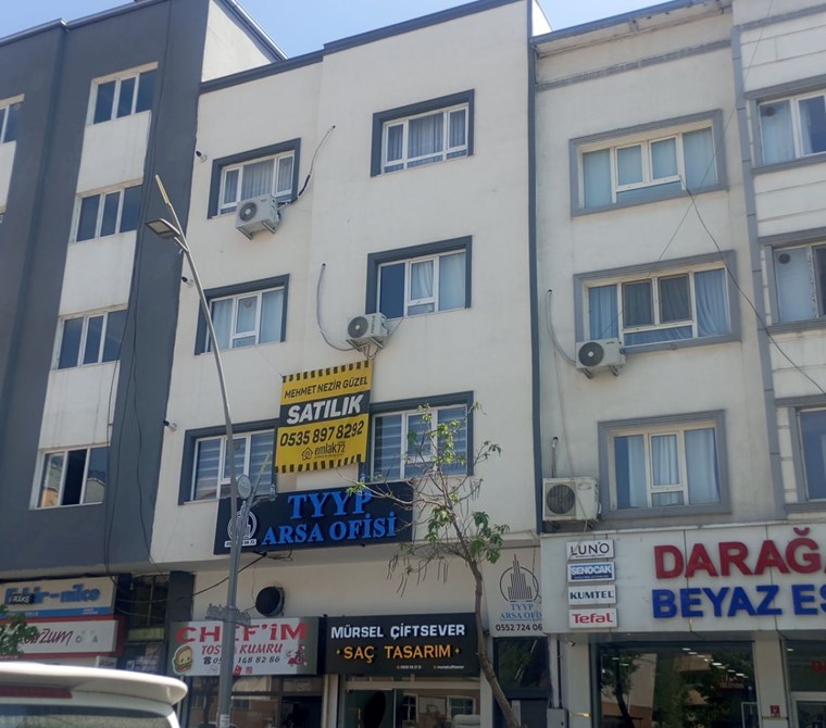 EMLAK 72'DEN MEYDAN MH. BELEDİYE YAKININDA SATILIK (2+0) DAİRE