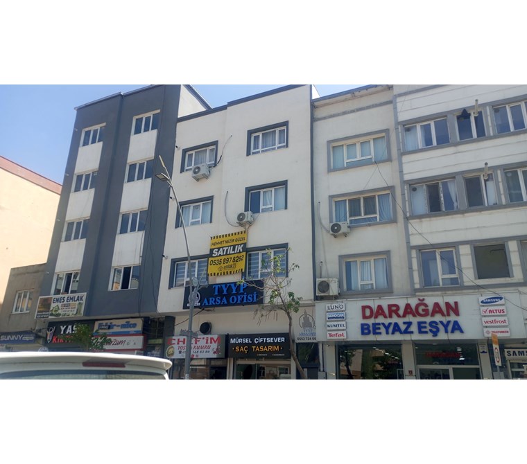 EMLAK 72'DEN MEYDAN MH. BELEDİYE YAKININDA SATILIK (2+0) DAİRE