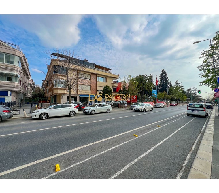 DAĞISTAN GAYRİMENKUL'DEN FLORYA MERKEZDE KİRALIK 4+1 ARAKAT