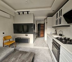 EMLAK 72'DEN VALİLİK YANI EŞYALI SIFIR 1+1 KİRALK DAİRE