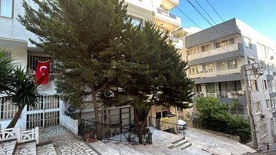 GÖZTEPE SUSUZDEDE PARK YAKINI SATILIK DAİRE