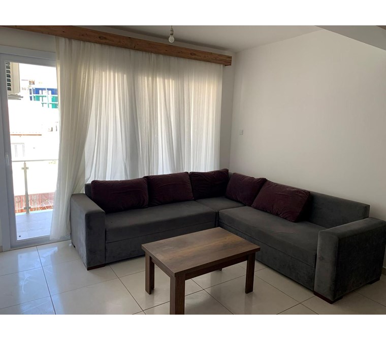 ORTAKÖYDE SATILIK EŞDEĞER KOÇANLI 6 YILLIK APARTMANIN 2.KAT ASANSÖRLÜ FULL EŞYALI 2+1 DAİRE £90.000