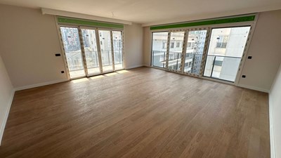 Göztepe'de Sıfır 4+1 Kiralık Daire - Geniş Balkon & Otopark