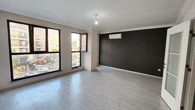 Tuzla Aydınlı Gürpınar Cd. Tario İş Merkezinde Cadde Cepheli Tabele Değeri Yüksek Kiralık 1+1 Ofis