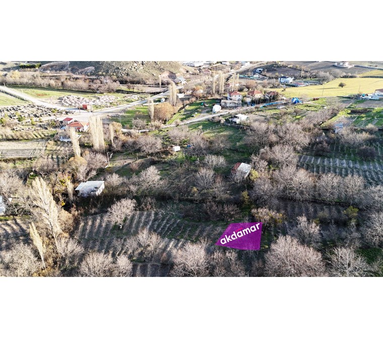 AKDAMAR - KOCASİNAN MOLU MAHALLESİNDE YEŞİLLİKLER ARASINDA BAHÇE