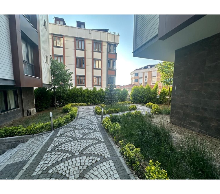 Arnavutköy site içerisinde 2+1 kiralık daire
