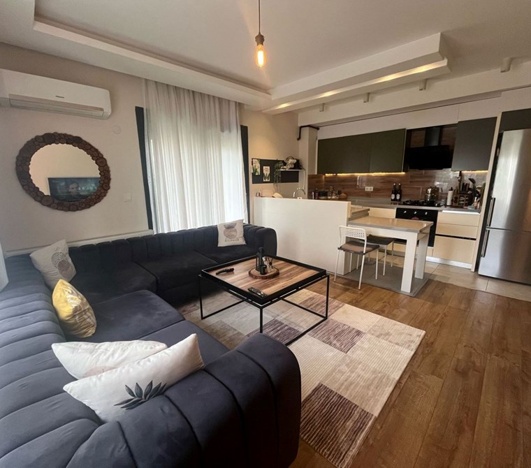 ÇİĞLİ BALATCIKTA 2+1 DOĞALGAZLI SATILIK DAİRE
