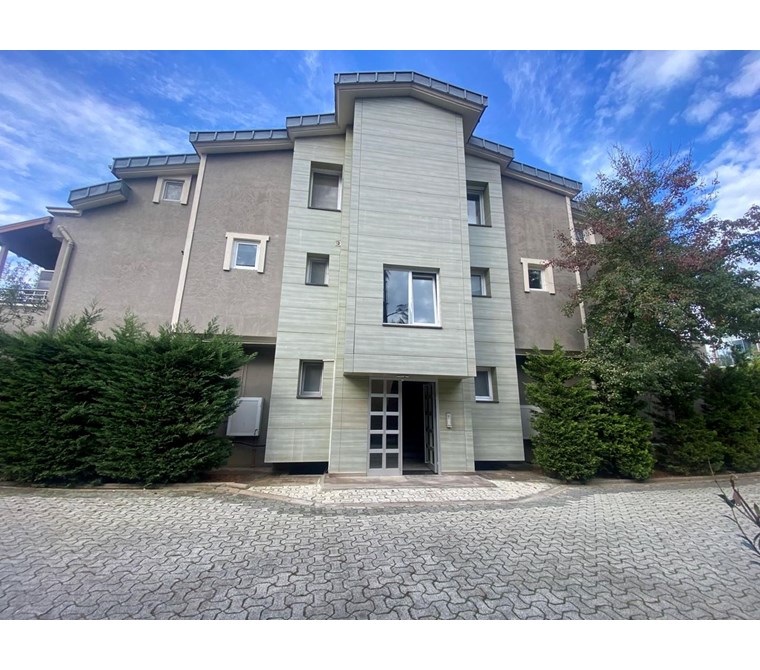 Uskumruköy Butik Site'de Satılık 3+1 Bahçe Dubleks