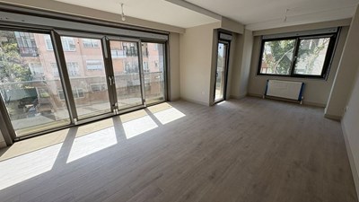 Feneryolu Marmaraya Komşu Balkonlu 3+1 Sıfır Kiralık