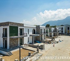 KIBRIS CATALKOYDE 3+1 ORTAK HAVUZLU DAİRELER !
