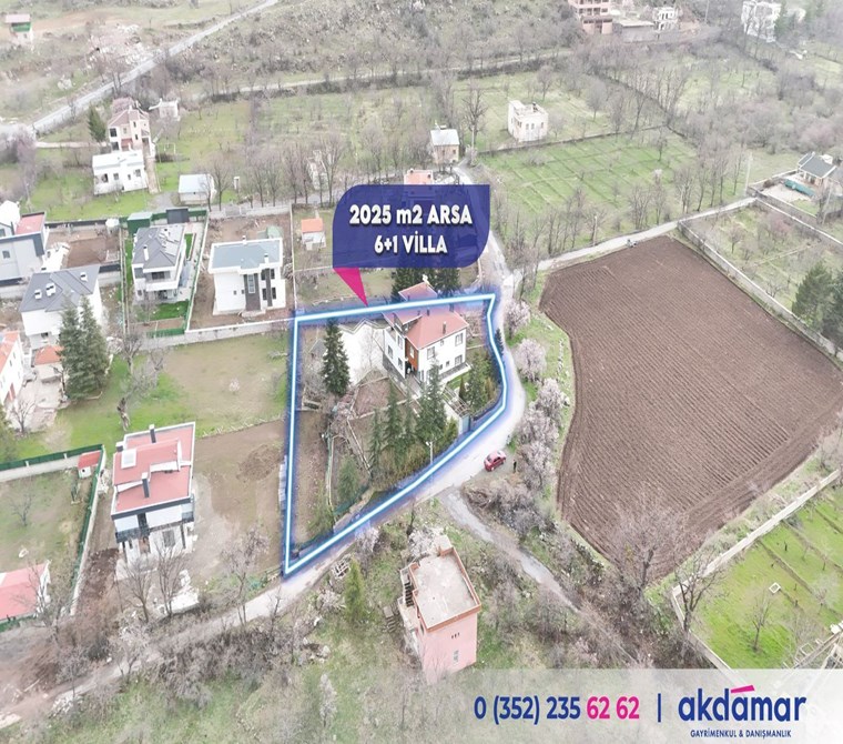 AKDAMAR-Erenköy'de 2025m² Arsası Olan Satılık 6+1 Mükemmel Villa