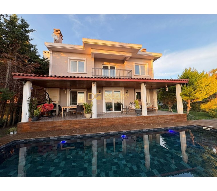 SİLİVRİ ORTAKÖY DE 5+1 SATILIK LÜKS HAVUZLU VİLLA