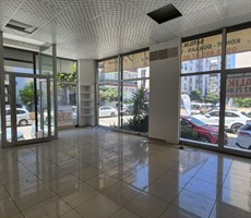 Karşıyaka Nergiz Dedebaşı'nda Kiralık 50 m² Çift Cepheli Köşe Dükkan