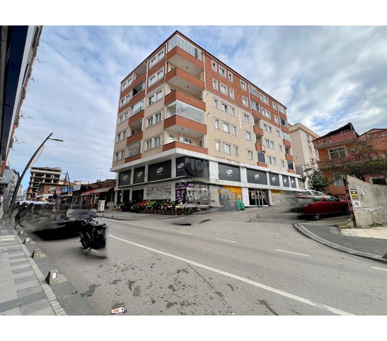 ARSİN MERKEZDE 3+1 CADDE ÜZERİNDE DAİRE