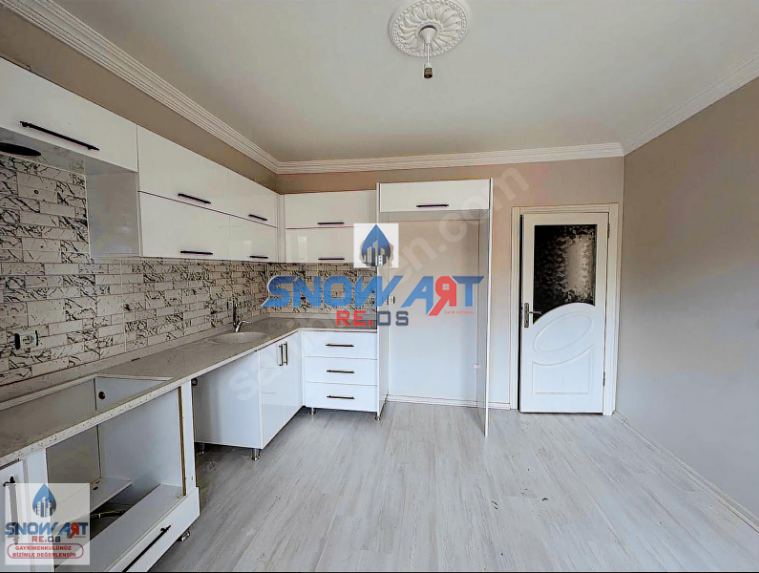 SNOWAR GM DEN ŞÜKRÜPAŞA DA KİRALIK 3+1 ARA KAT DAİRE