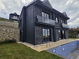 Şile Akçakese'de Müstakil Havuzlu Villa