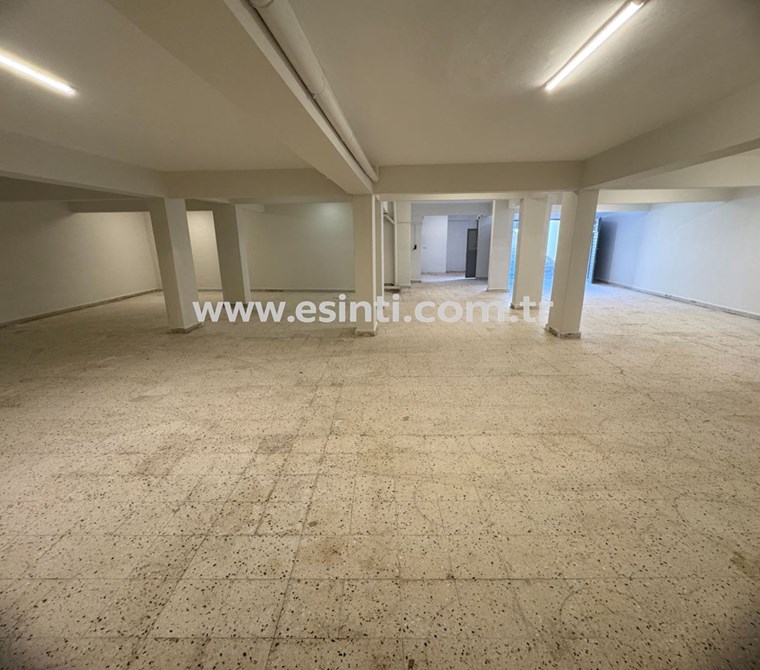 Ataşehir İnönü'de Kiralık 350m² Depo: Forklift & Minibüs Girişli