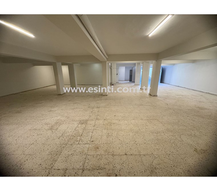 Ataşehir İnönü'de Kiralık 350m² Depo: Forklift & Minibüs Girişli