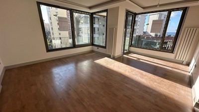 Kalamış Wyndham Çapraz Sokak İçinde Sıfır Binada 3+1 Balkonlu