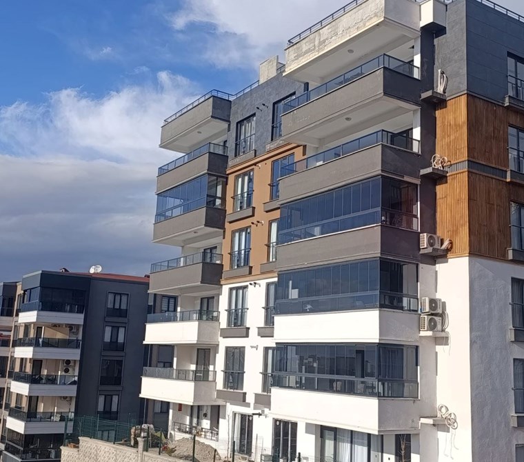Emlak 72'den Çamlıtepe'de geniş ve ferah 4+1 satılık daire